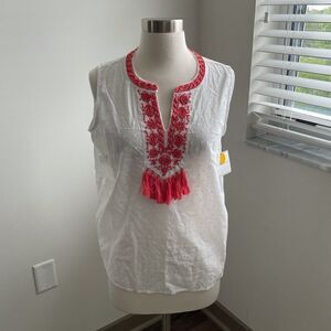 𝅺NWT Liz Claiborne Coral Embellished Top